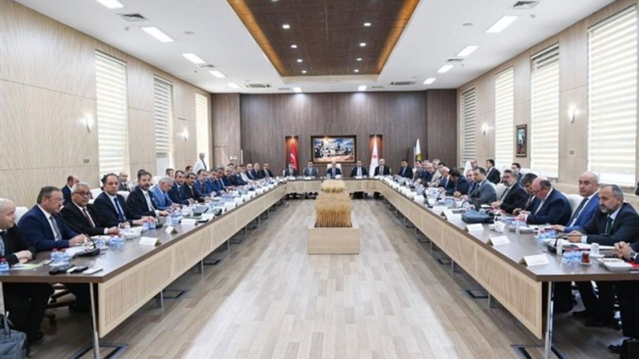 Kirişci : “Farklı alanlarla iştigal ediyor olsak da aynı dili konuşmalıyız.”