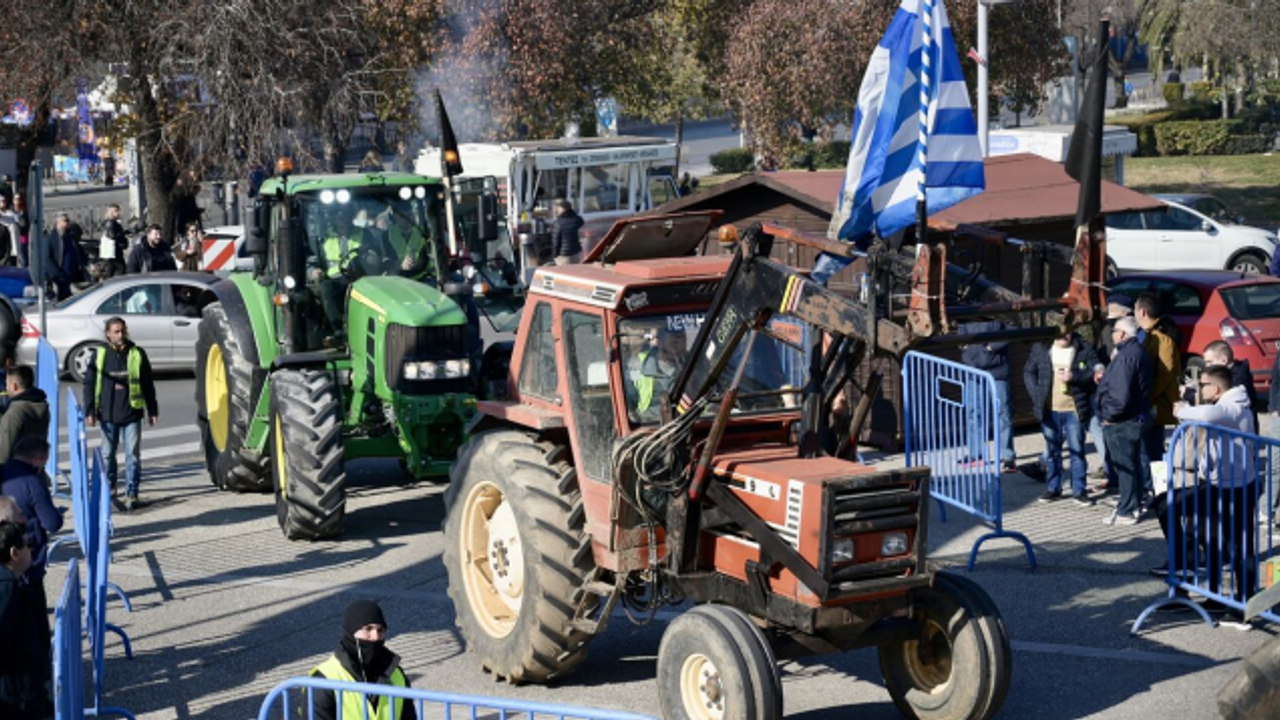 Çiftçi İsyanı Tüm Avrupa’yı Sardı: Yunan Çiftçiler Protestoları Devam Ettirme Kararı Aldı!