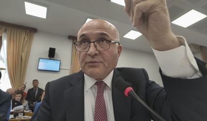 Meclis’te Fon Gerilimi: Erhan Usta Sordu, Yılmaz Yanıtladı!