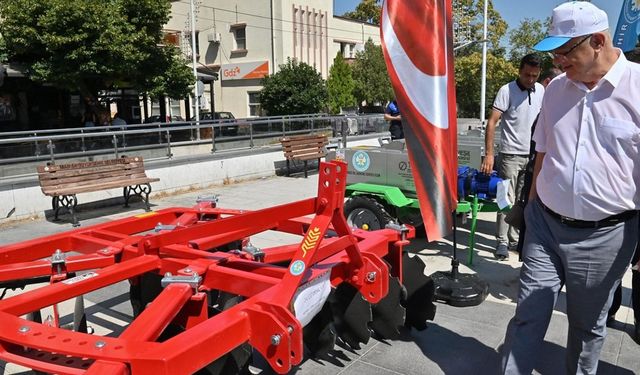 Onlarca Üreticiye Tarım Makinesi Dağıtıldı!