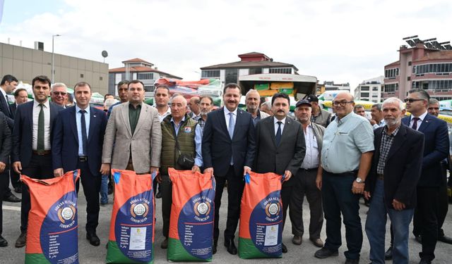 Büyükşehir’den Üreticiye Tohum Desteği!