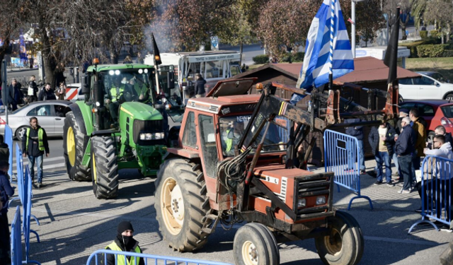 Çiftçi İsyanı Tüm Avrupa’yı Sardı: Yunan Çiftçiler Protestoları Devam Ettirme Kararı Aldı!