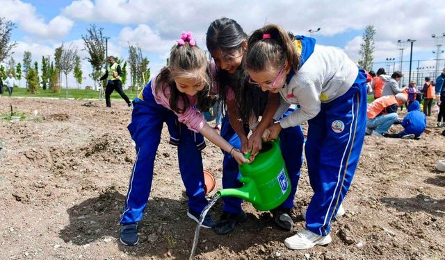 Miniklerin Yetiştirdiği Meşe Fideleri BAKAP’ta Doğayla Buluştu!