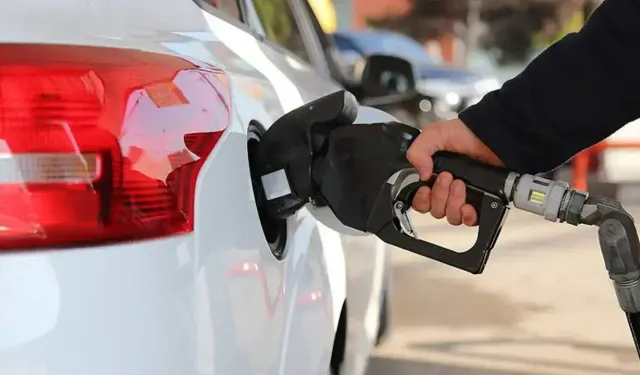Döviz Kuru Yükseldi, Akaryakıta Zam Yolda! Benzin, Motorin ve LPG Ne Kadar Olacak?