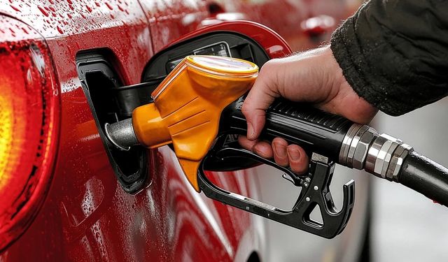 Benzine Perşembe Günü Zam Geliyor!