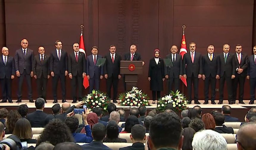 Başkan Erdoğan Yeni Kabineyi Açıkladı!