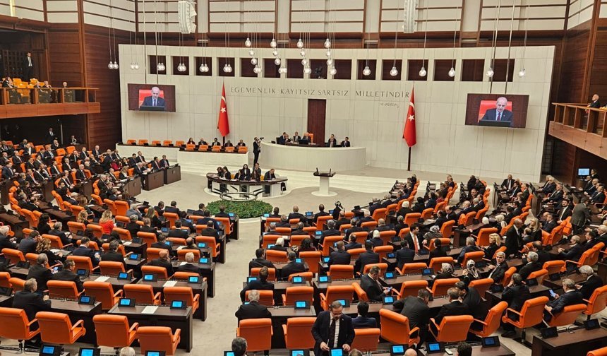 TBMM’de 23 Nisan Oturumu: ‘Siyaset Kördüğüm Yeri Olamaz’